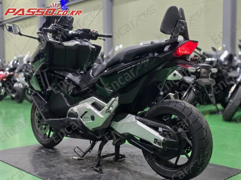 Honda Forza 750 - фото 4