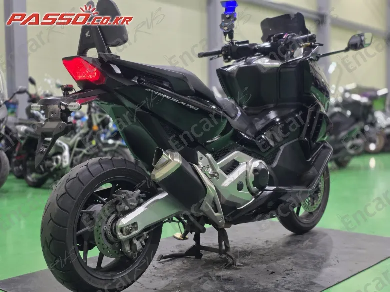 Honda Forza 750 - фото 6