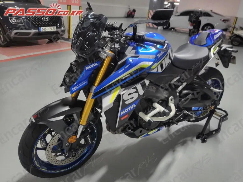 SUZUKI GSX S 1000 - фото 1
