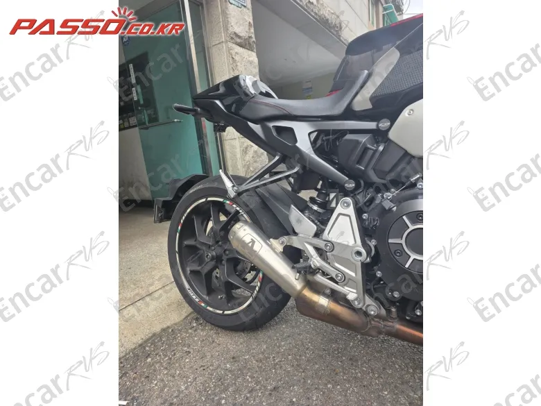 HONDA CB 1000 R - фото 6