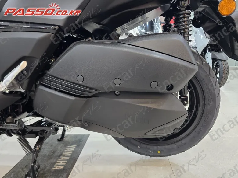 YAMAHA X MAX 300 ABS - фото 4