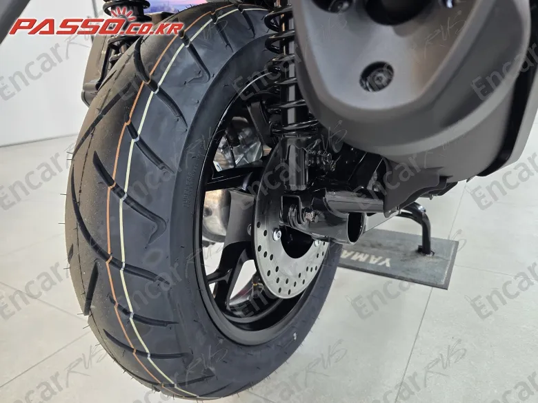 YAMAHA X MAX 300 ABS - фото 5