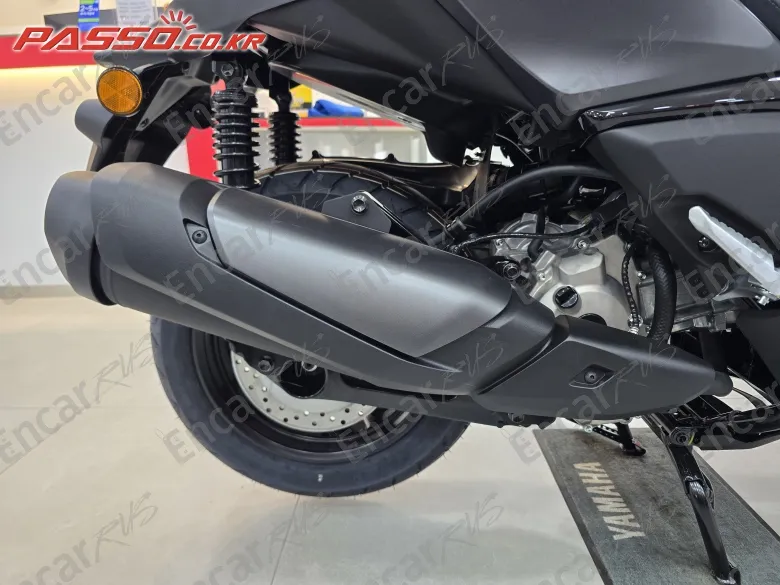 YAMAHA X MAX 300 ABS - фото 6
