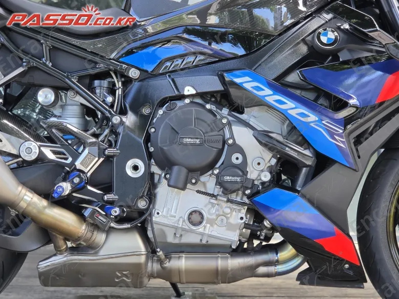 BMW M 1000 R - фото 4