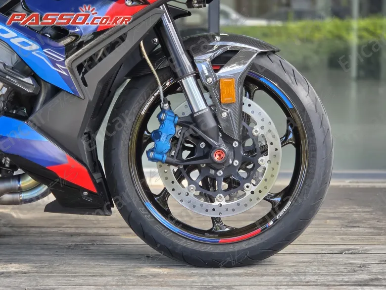 BMW M 1000 R - фото 5