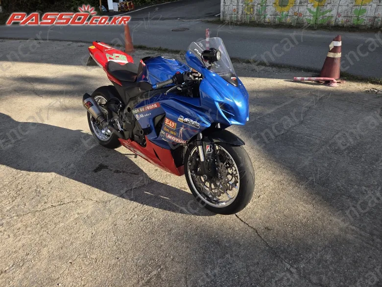 SUZUKI GSX R 1000 - фото 0