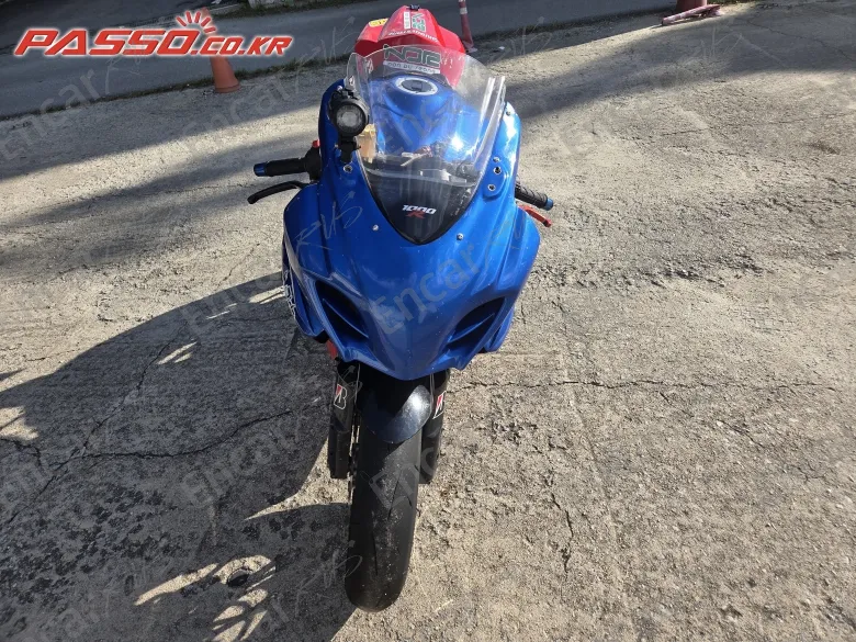 SUZUKI GSX R 1000 - фото 1