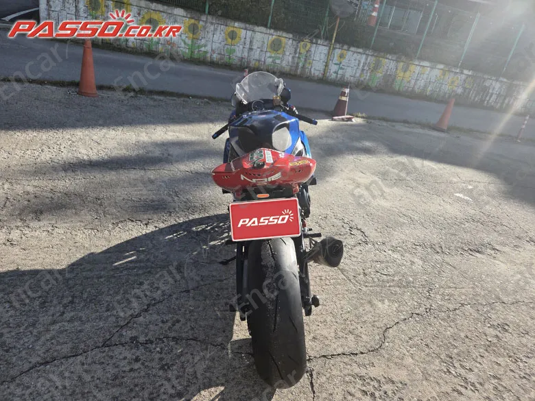SUZUKI GSX R 1000 - фото 2