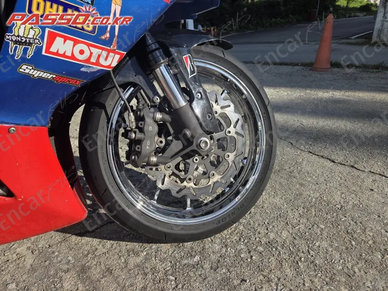 SUZUKI GSX R 1000 - фото 5