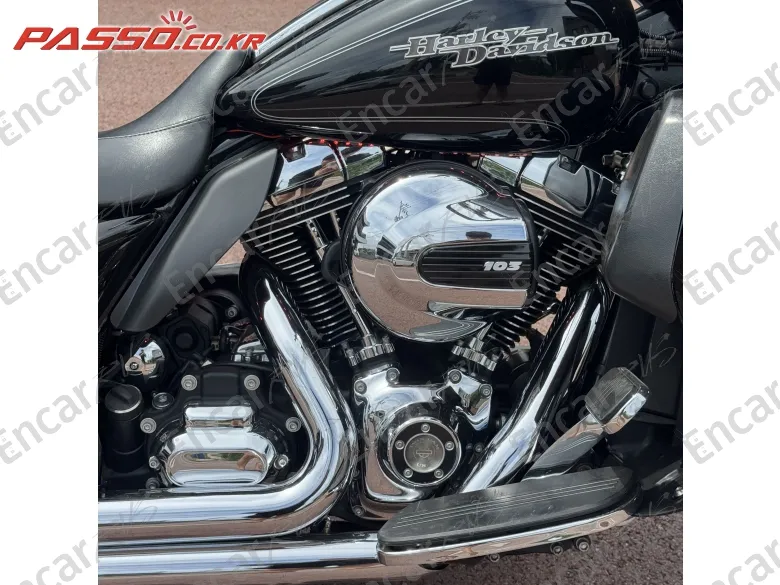 HARLEY-DAVIDSON FLHXS STREET GLIDE SPECIAL - фото 4