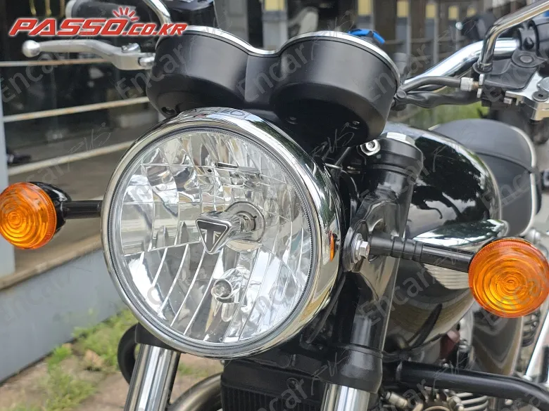 Triumph Bonneville T100 - фото 2