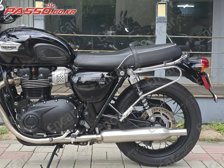 Triumph Bonneville T100 - фото 6