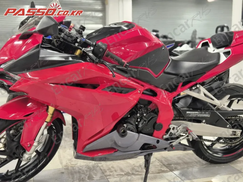 HONDA CBR 250 RR - фото 1