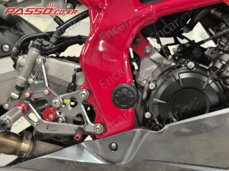 HONDA CBR 250 RR - фото 4