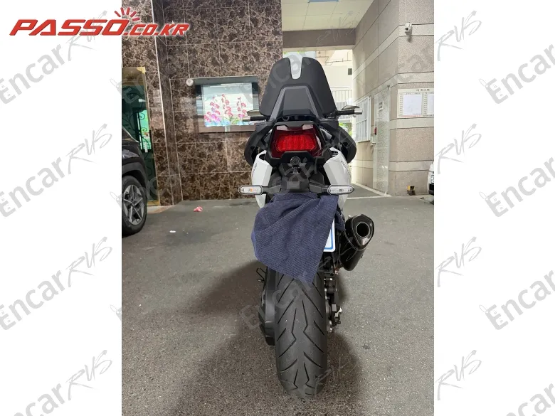 Honda Forza 750 - фото 2