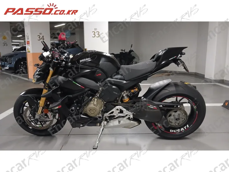 Ducati Streetfighter V4 S - фото 1
