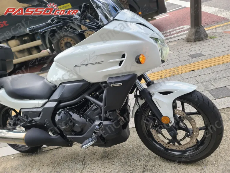 Honda Ctx 700 - фото 5