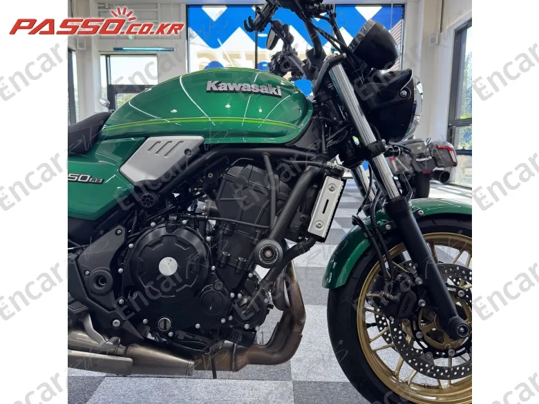 Kawasaki Z 650 RS ABS - фото 4