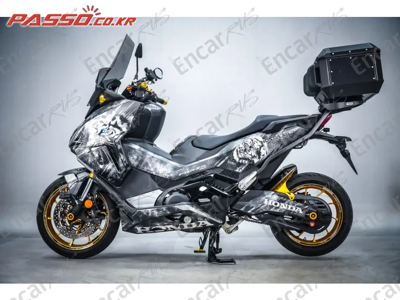 Honda Forza 750 - фото 1