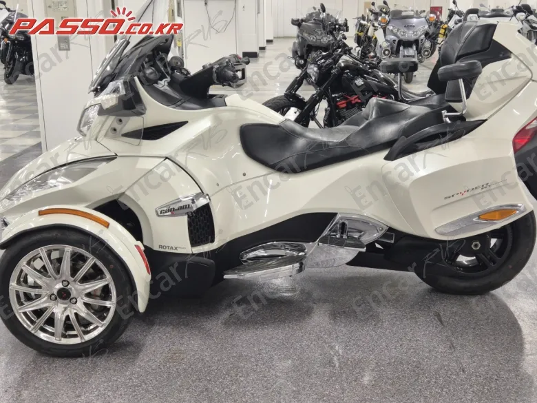 Brp Can-Am Spyder Rt Roadster - фото 1