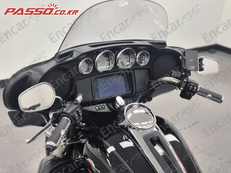 Harley-Davidson Flhtcutg Tri Glide Ultra Classic - фото 3