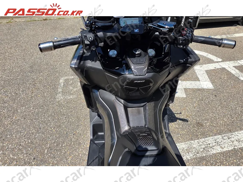 Honda Forza 750 - фото 2