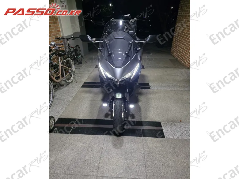 Honda Forza 750 - фото 4