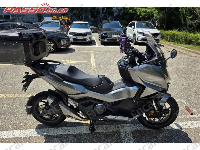 Honda Forza 750 - фото 6