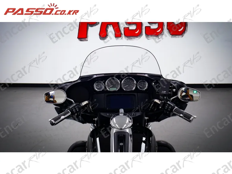 HARLEY-DAVIDSON FLHTCUTG TRI GLIDE ULTRA CLASSIC - фото 0