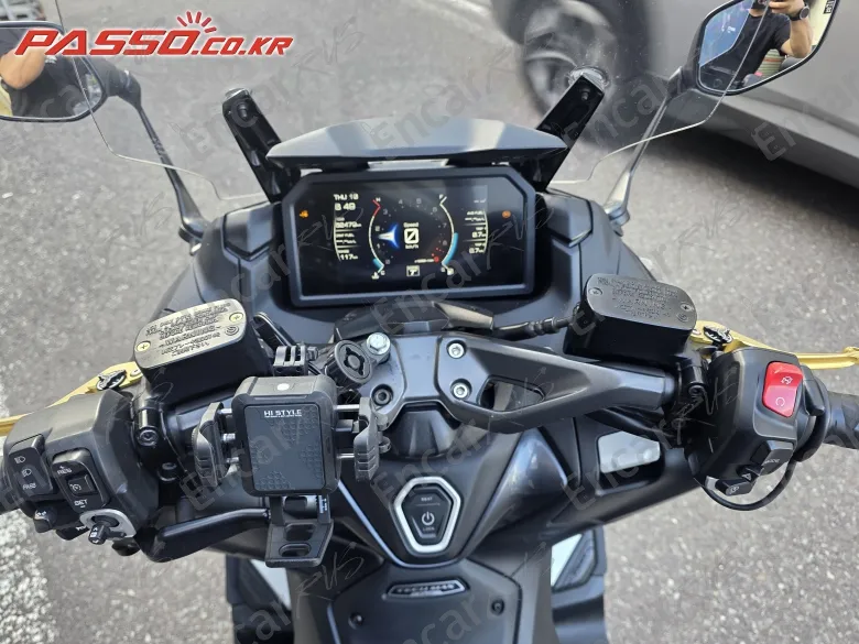 YAMAHA T MAX 560 - фото 3