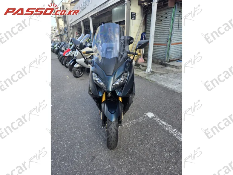 YAMAHA T MAX 560 - фото 6