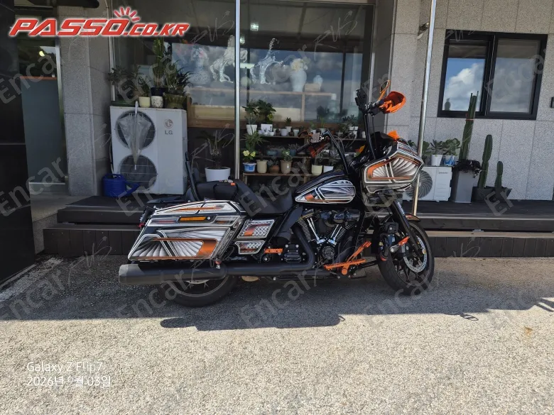 HARLEY-DAVIDSON ROAD GLIDE ST - фото 0