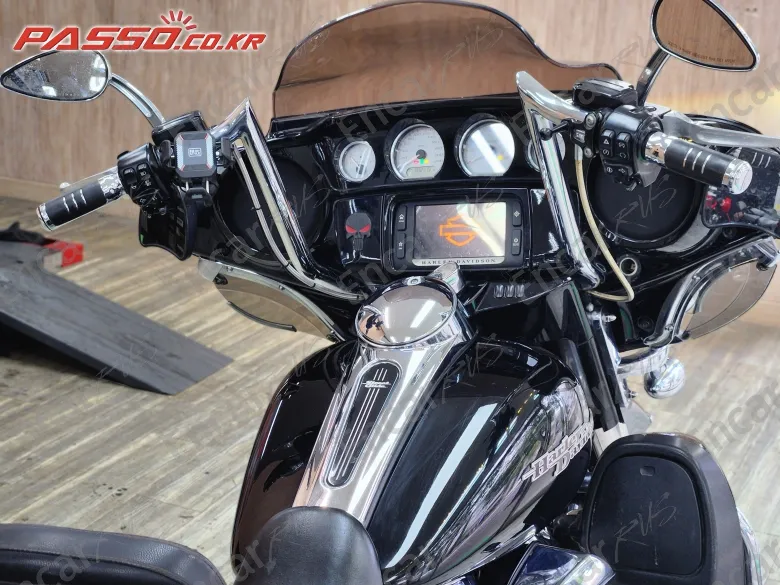 Harley-Davidson Flhx - фото 3