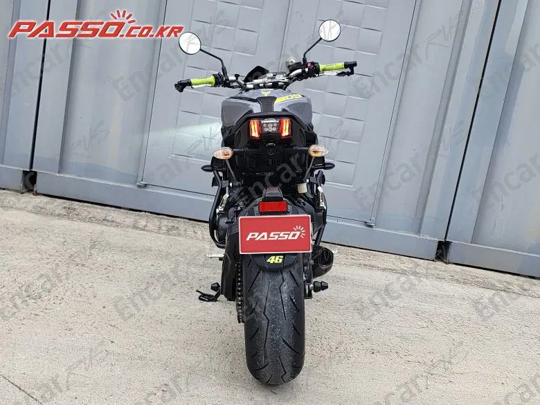 YAMAHA MT 09 - фото 2