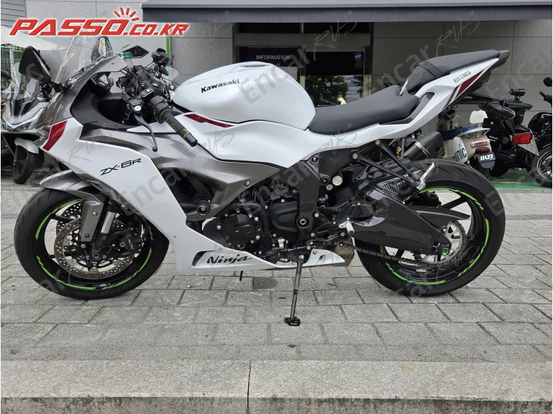 KAWASAKI ZX 6 R - фото 1