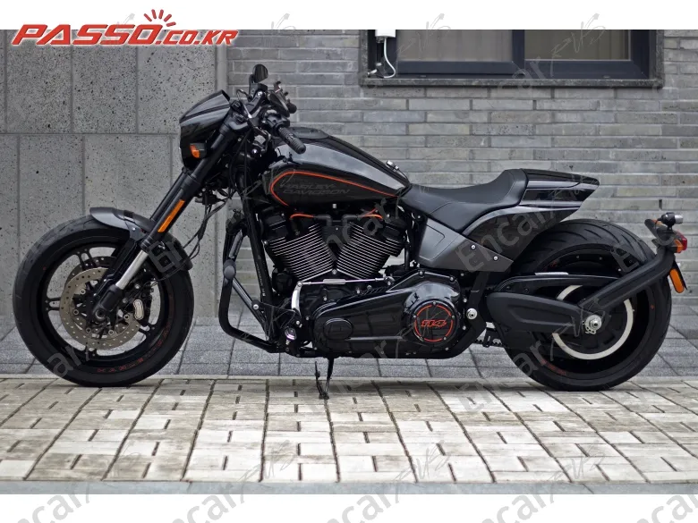 HARLEY-DAVIDSON FXDR 114 - фото 1
