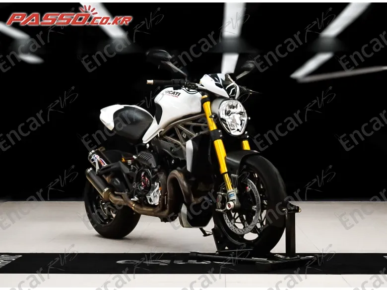 Ducati Monster 1200 S - фото 1