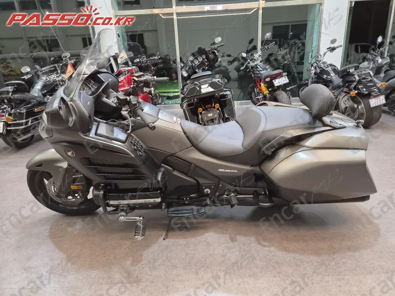 HONDA GOLDWING F6B - фото 1