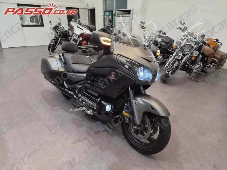 HONDA GOLDWING F6B - фото 2