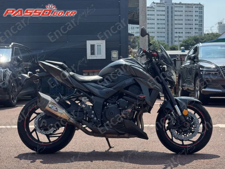 SUZUKI GSX S 750 - фото 0