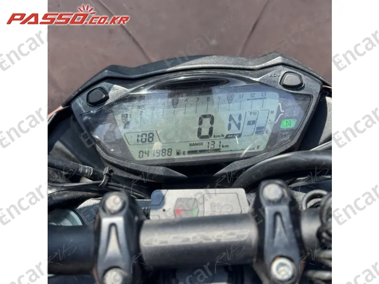 SUZUKI GSX S 750 - фото 4