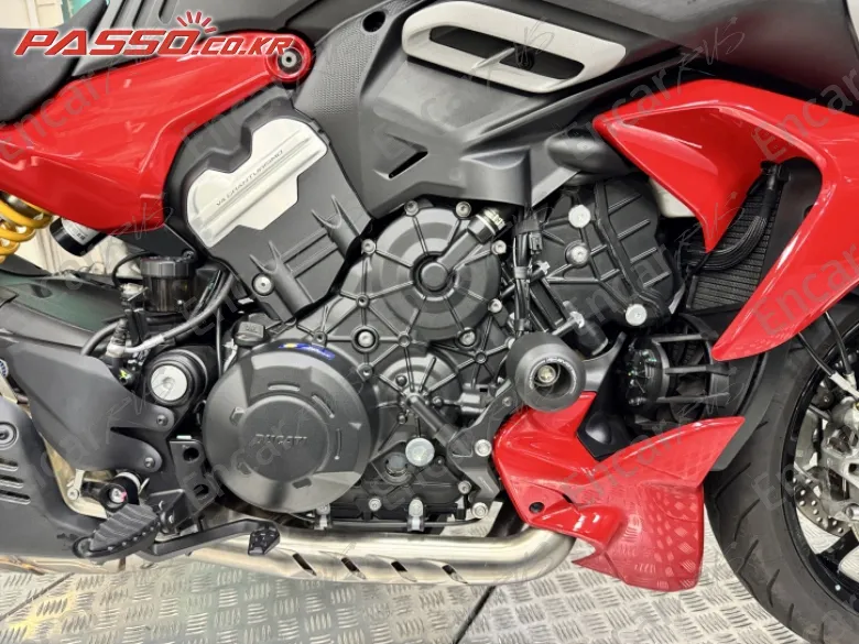 Ducati Diavel V4 - фото 4