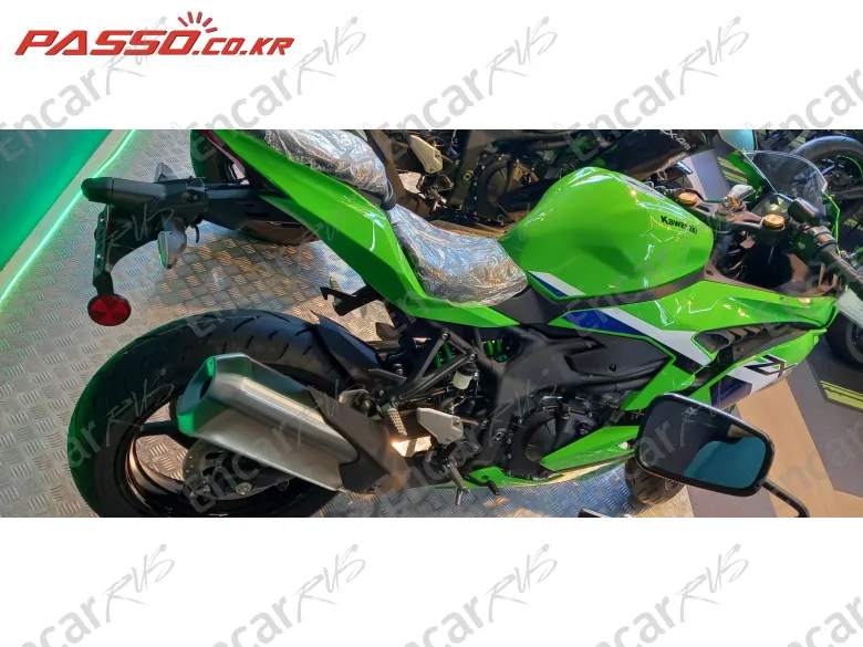 KAWASAKI NINJA ZX 4 RR - фото 0