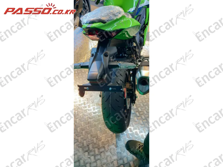 KAWASAKI NINJA ZX 4 RR - фото 2