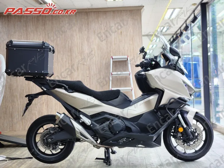 HONDA FORZA 750 - фото 0