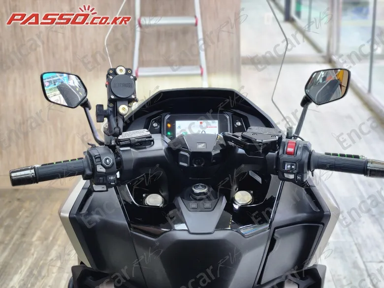 HONDA FORZA 750 - фото 3