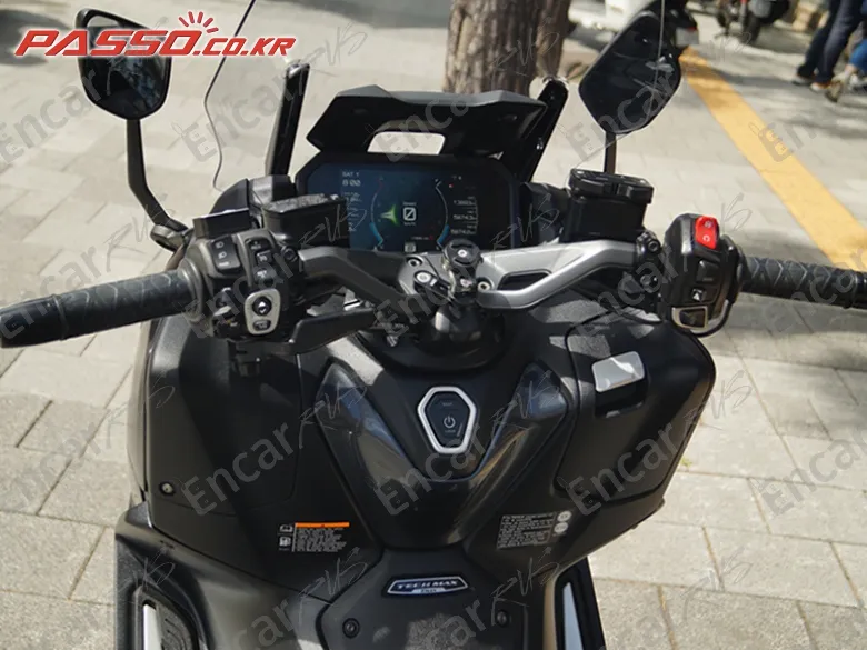 Yamaha T Max 560 - фото 3