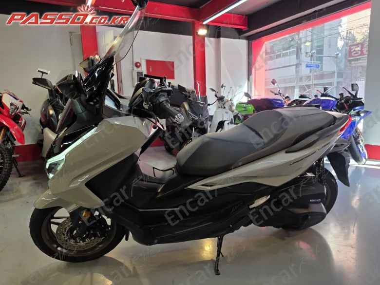 Honda Forza 350 - фото 1