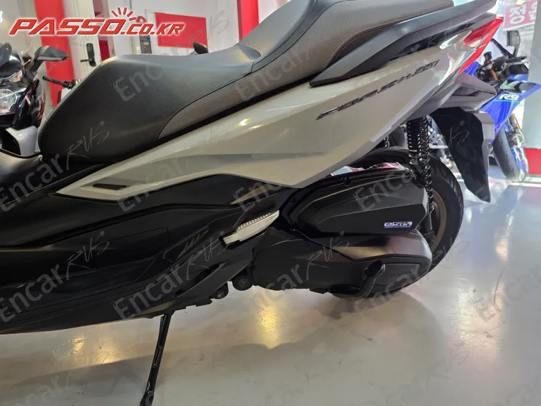 Honda Forza 350 - фото 4