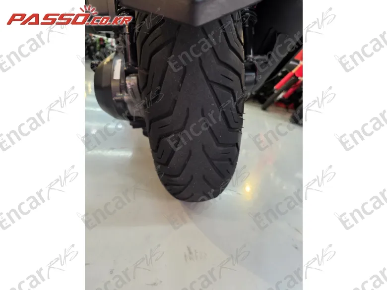 Honda Forza 350 - фото 5